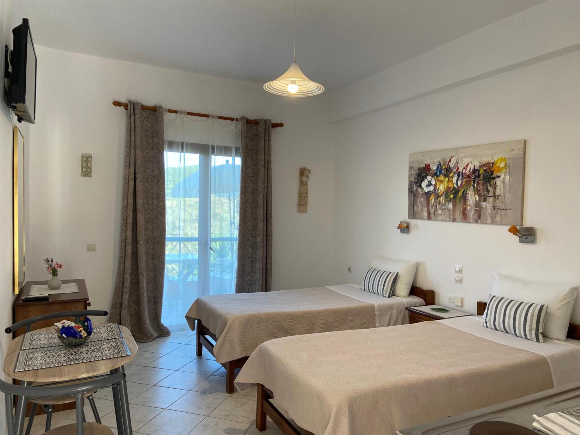 Floros Apartments Agios Stefanos Avliotes  Exteriör bild