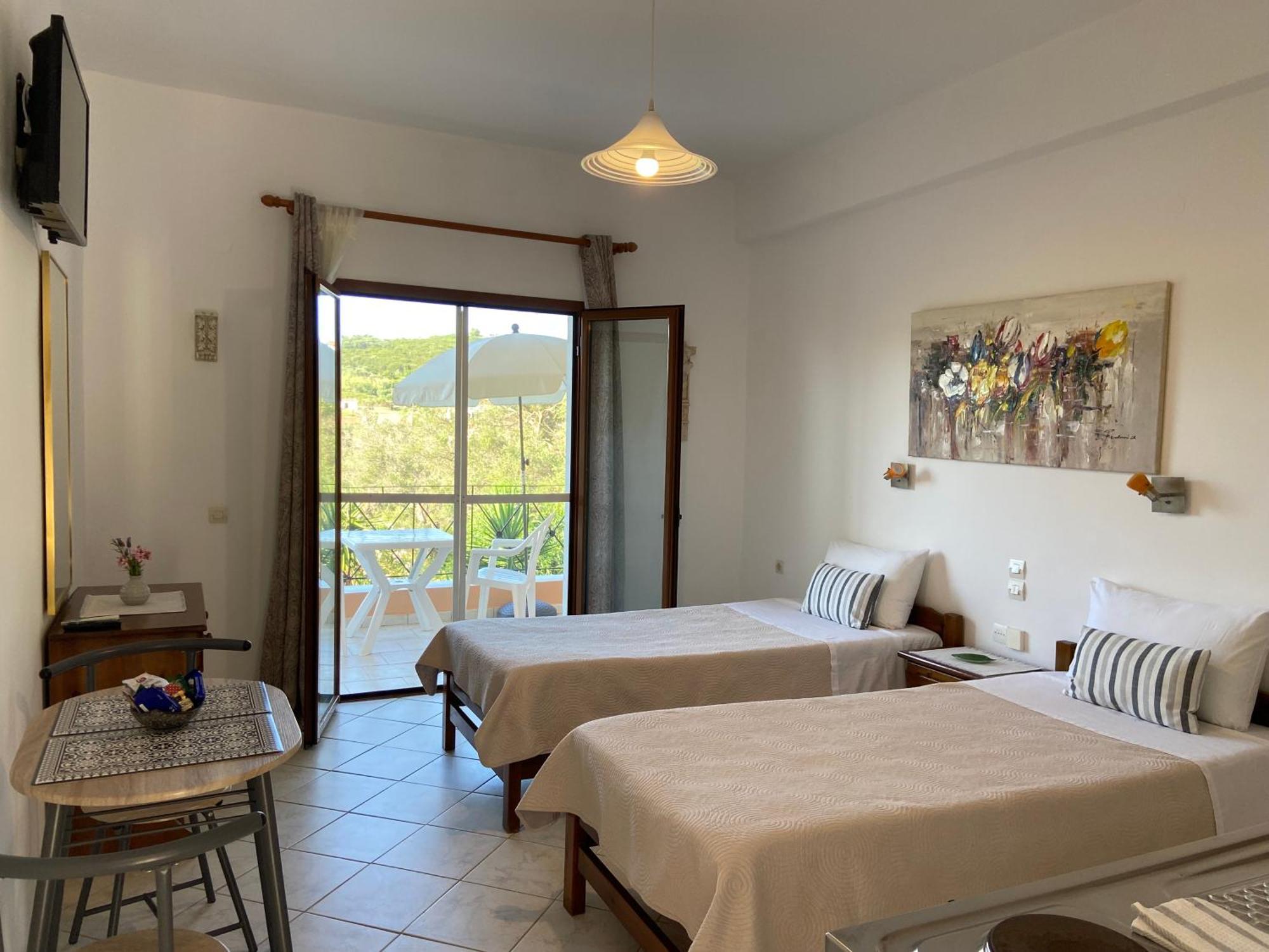 Floros Apartments Agios Stefanos Avliotes  Exteriör bild