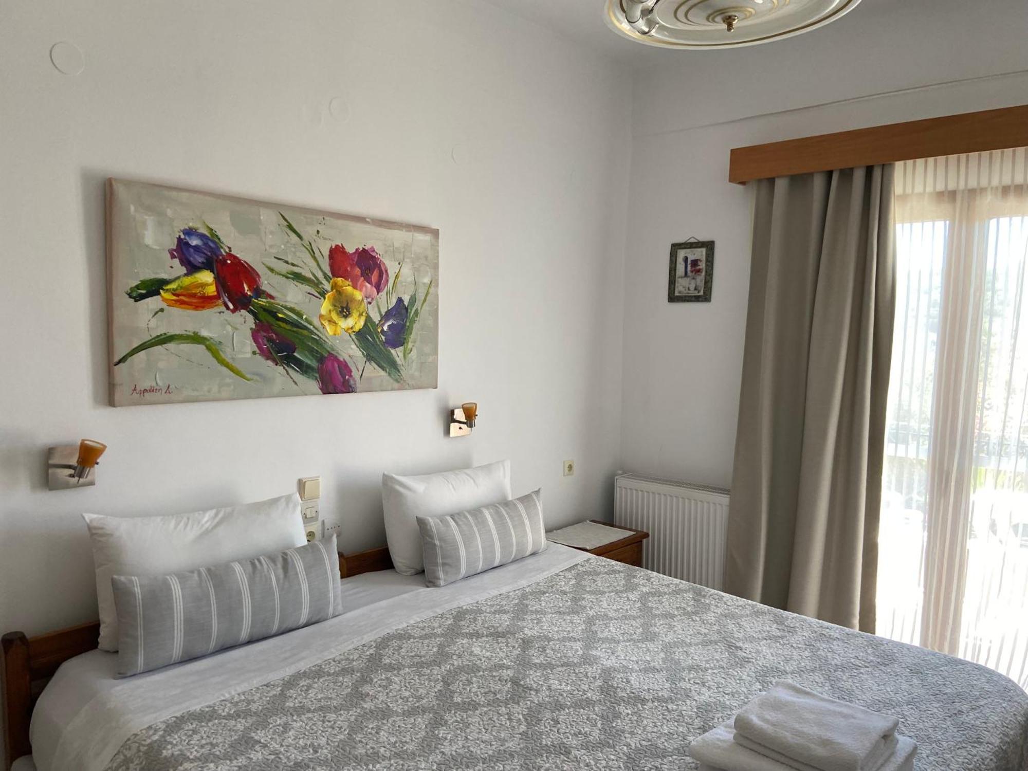 Floros Apartments Agios Stefanos Avliotes  Exteriör bild