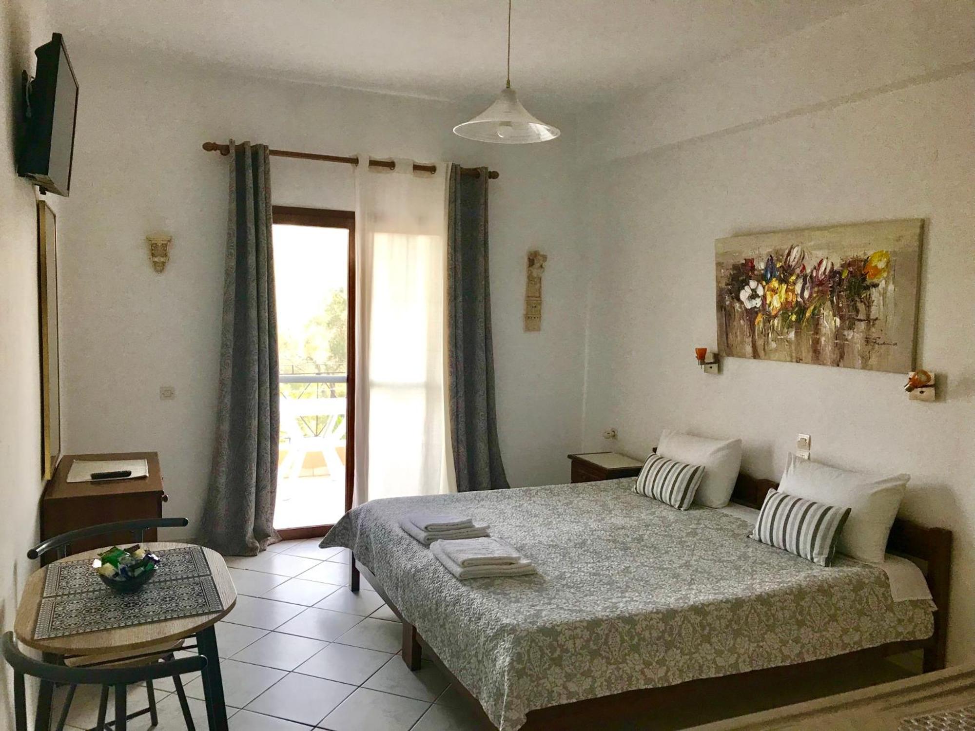 Floros Apartments Agios Stefanos Avliotes  Exteriör bild