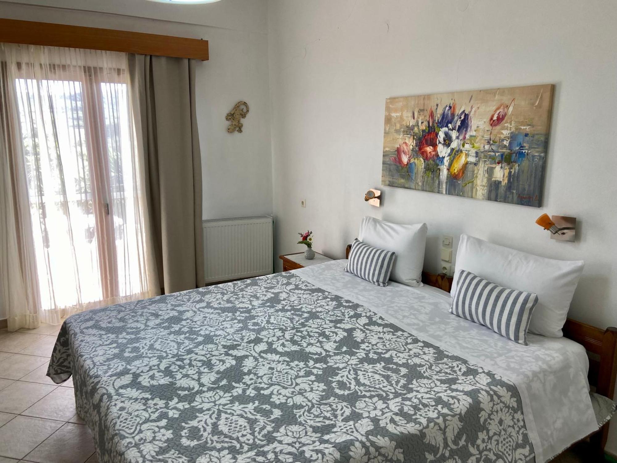 Floros Apartments Agios Stefanos Avliotes  Exteriör bild