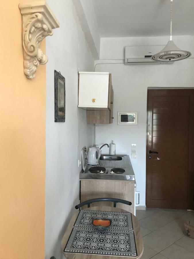Floros Apartments Agios Stefanos Avliotes  Exteriör bild