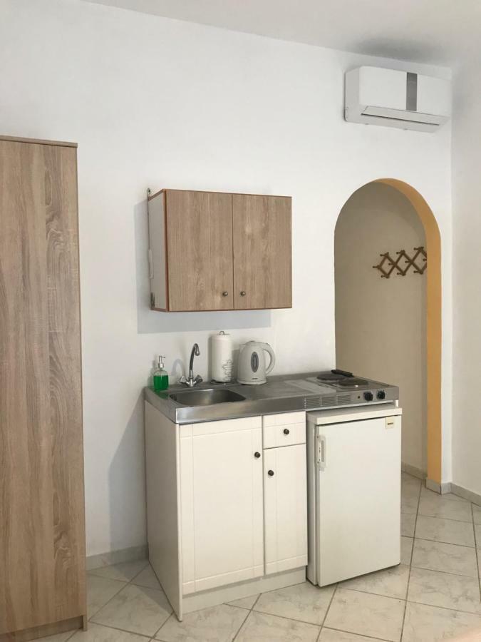 Floros Apartments Agios Stefanos Avliotes  Exteriör bild