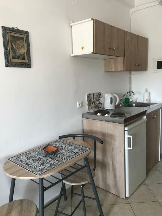 Floros Apartments Agios Stefanos Avliotes  Exteriör bild
