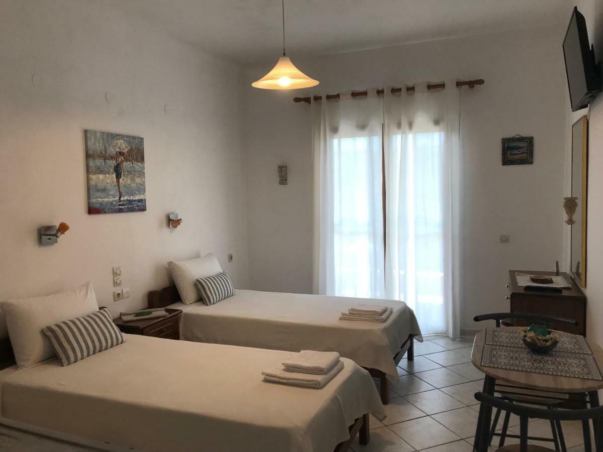 Floros Apartments Agios Stefanos Avliotes  Exteriör bild